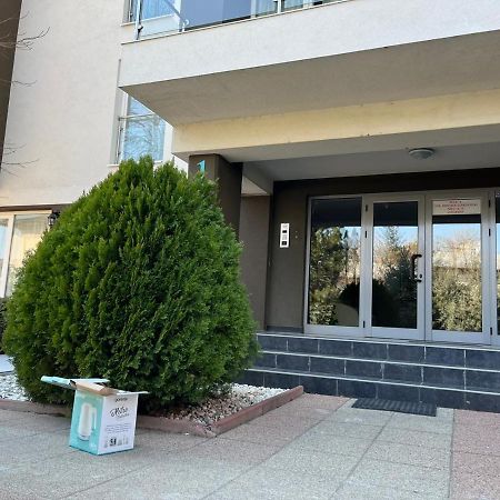 Tranzzzit Airport Apartment Отопени Экстерьер фото