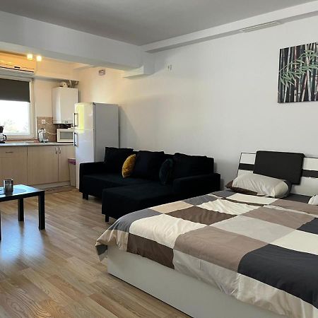Tranzzzit Airport Apartment Отопени Экстерьер фото