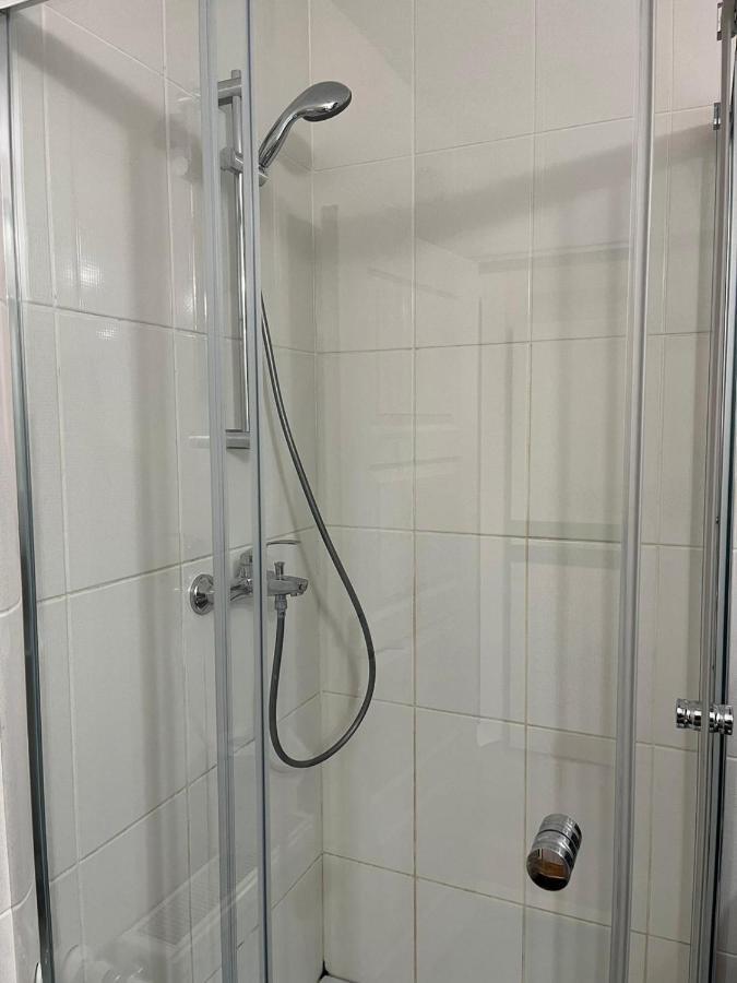 Tranzzzit Airport Apartment Отопени Экстерьер фото