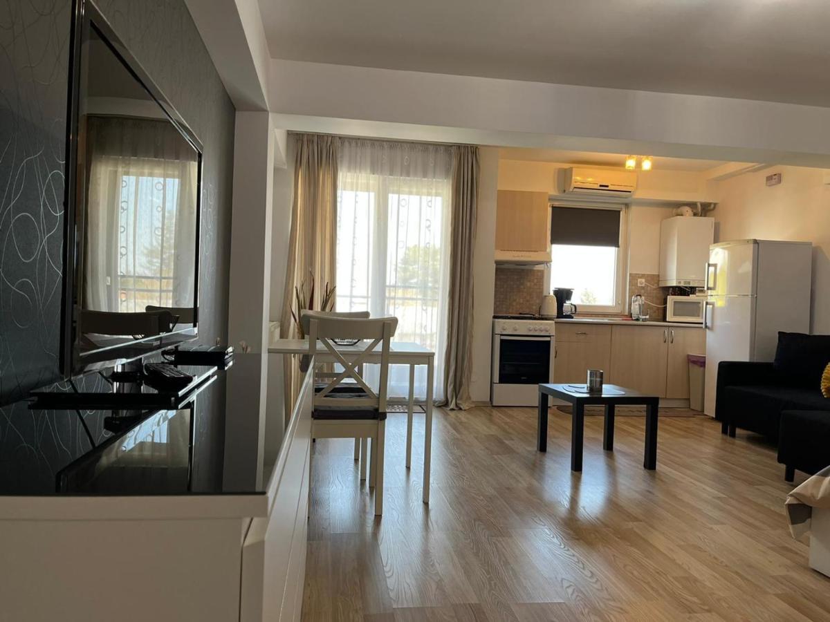 Tranzzzit Airport Apartment Отопени Экстерьер фото